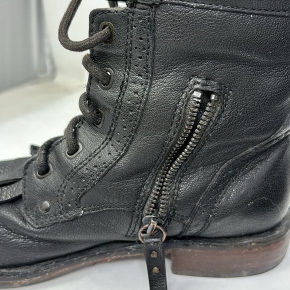 UGG Lyric Lace Up Leather Boots black size 7 These boots have a hard sole - Picture 7 of 15